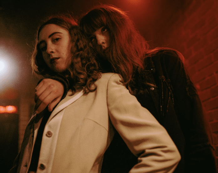  Let’s Eat Grandma, 'Give Me a Reason' 새로운 싱글 영상