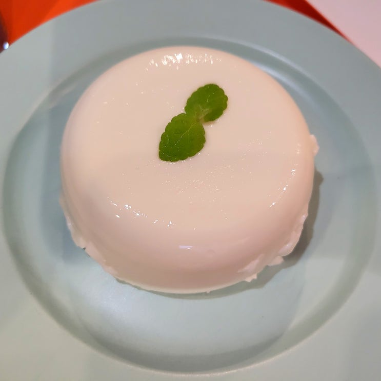 망원/합정역 근처 우유푸딩, 커피가 맛있는 코지한 카페 푸르딩