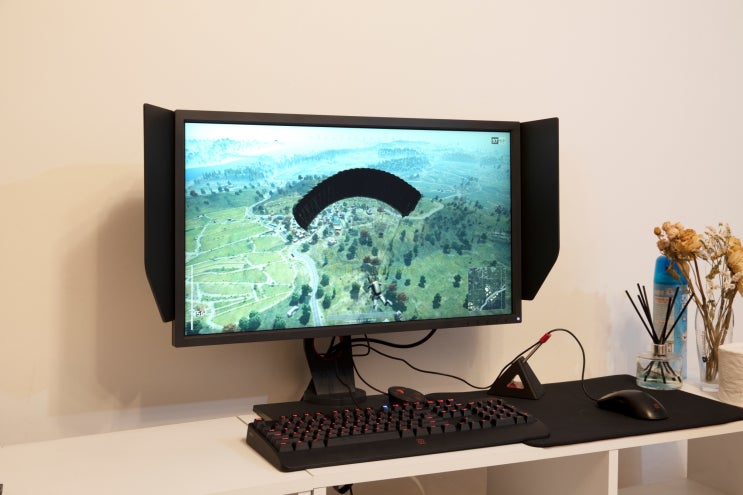  게이밍 모니터 240Hz 주사율의 생동감 벤큐 조위 XL2746S