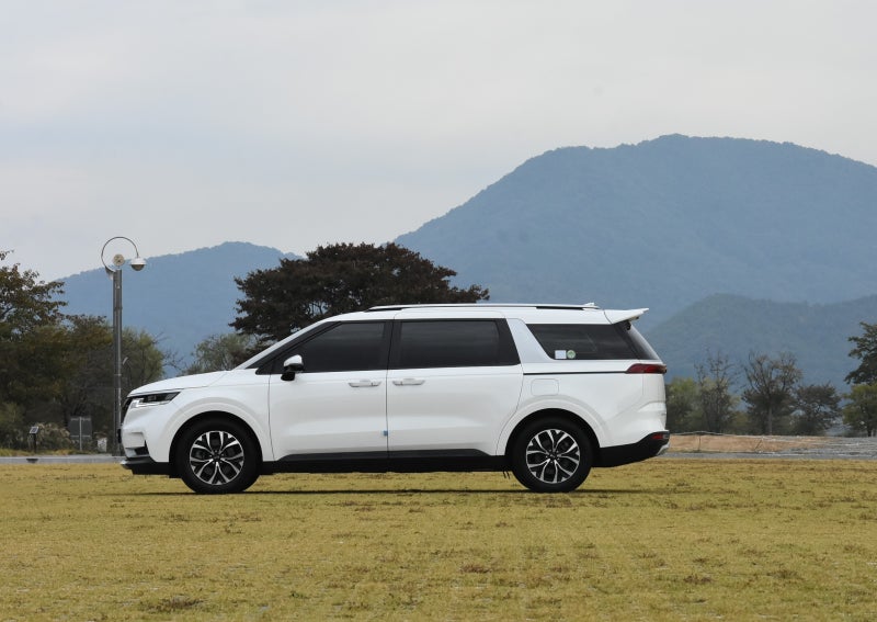 ЗАДНИЙ СПОЙЛЕР НА БАГАЖНИК ONZIGOO НА KIA CARNIVAL KA4