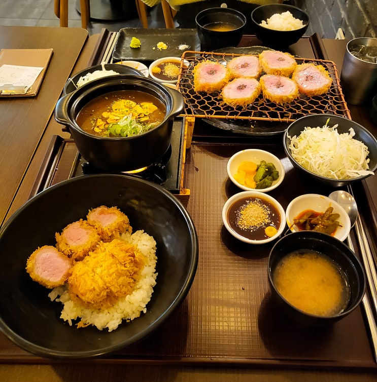  [혜화역 맛집] 줄 서서 먹는 돈까스 카레 "정돈" 대학로 본점