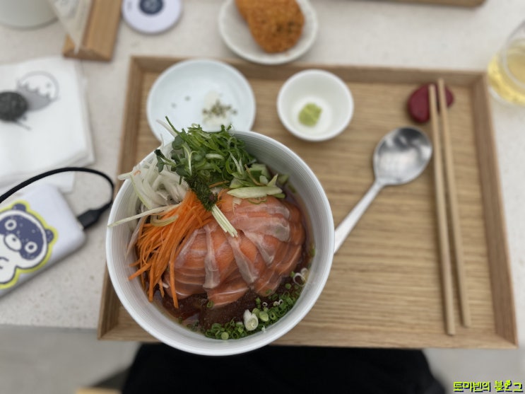  성수 맛집 미쁘동 : 맛있는 연어소바와 제이타쿠동