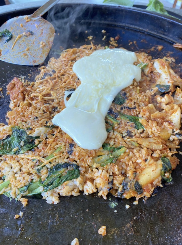  춘천 ‘우성닭갈비’, 담백한 닭갈비와 치즈볶음밥 강추