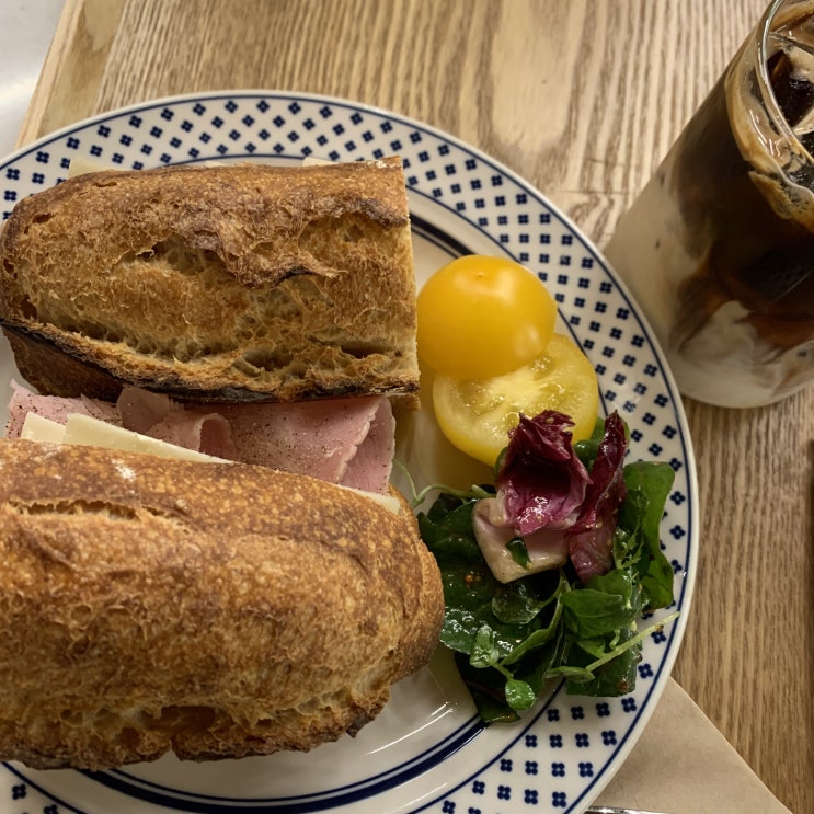 <서울 이수역 맛집> 이수역 최고 브런치 & 베이커리, "쁘띠우스 베이커리 이수역점"