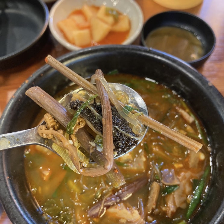  건대해장국 맛집, 직접 삶은 한우 내장이 잔뜩