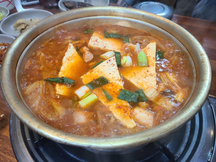  [대전 서구] 탄방동 맛집 장수오리삼겹살 : 임영웅의 찐팬임을 인증하시는 사장님의 촌돼지찌개 및 백반 맛집