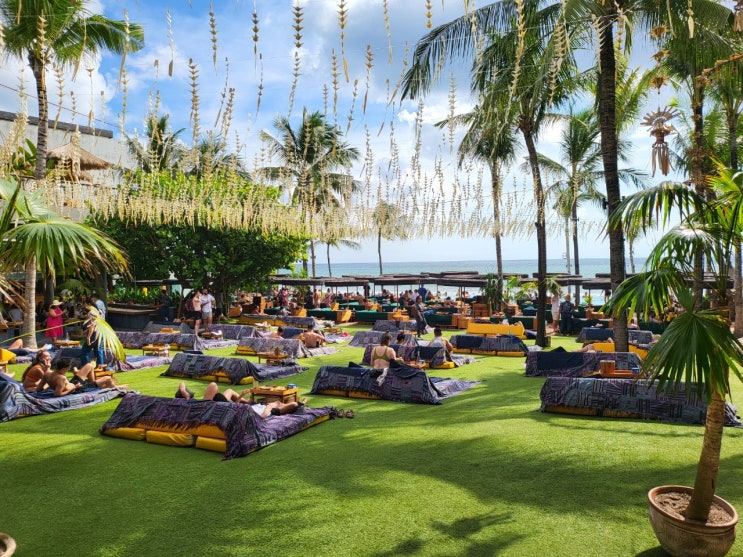  발리 여행 비치클럽 포테이토헤드 스미냑 핫플레이스 Potato Head Beach Club!!