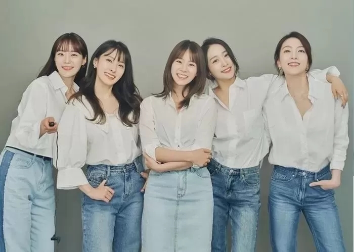 레전드의 귀환...탈퇴했던 니콜·강지영까지 카라, 데뷔 15주년 맞아 팬들을 위해 7년 만에 완전체로 돌아온다 레전드의 귀환...탈퇴했던 니콜·강지영까지 카라, 데뷔 15주년 맞아 팬들을 위해 7년 만에 완전체로 돌아온다