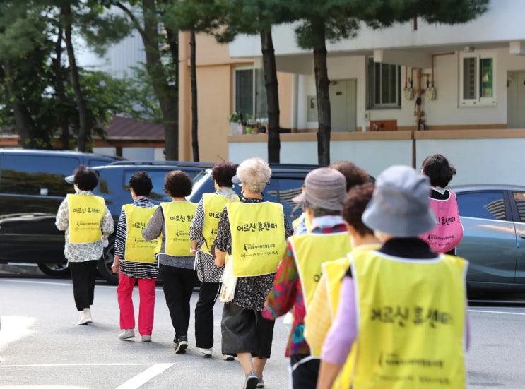 노년의 속도를 기다려주는 동네가 있다면···노원의 ‘돌봄 공동체’ 실험 노년의 속도를 기다려주는 동네가 있다면···노원의 ‘돌봄 공동체’ 실험