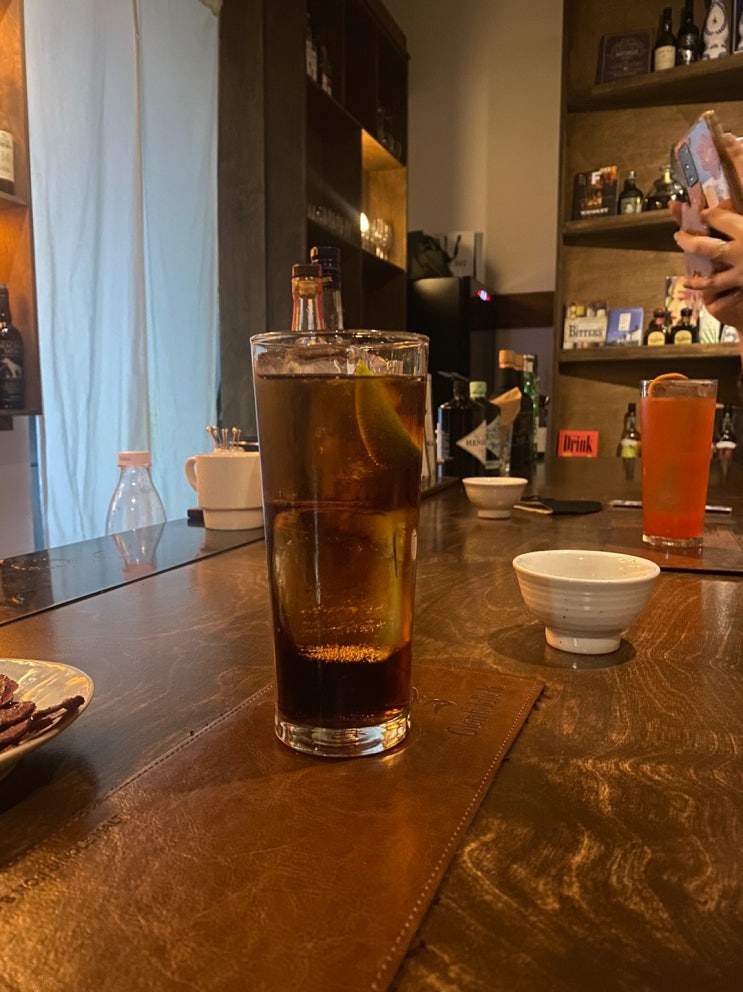  10/18 (4) 군산 월명동 Bar 추천:) '무제' 원하는 취향을 말씀드리면, 원하는 대로 만들어주십니다.