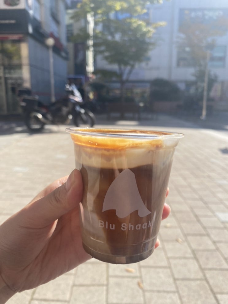  블루샥 안양메가트리아점 샥라떼 맛있네