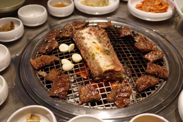  회식장소, 연말모임 장소로 좋은 마포 연남동 고기집 : 청기와타운 홍대점