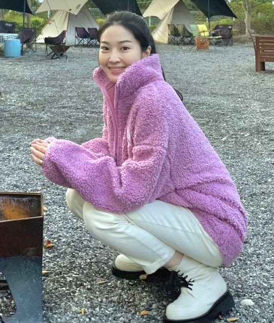  류이서 패션 골스튜디오 퍼플 후리스 자켓 여자 가을 코디 찰떡!