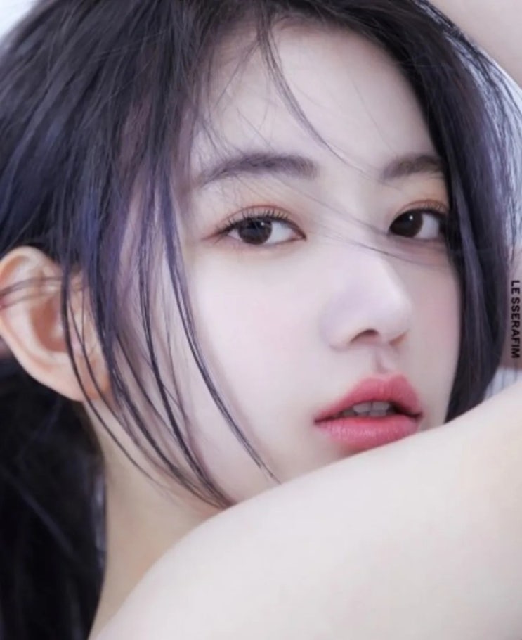 드디어 터졌다' <b>르세라핌</b>, 15개 국가·지역 <b>스포티파이</b> 차트인
