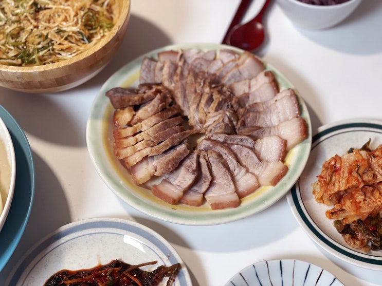  일심정육 앞다리살 수육용고기로 초간단 무수분수육 보쌈 저녁한상
