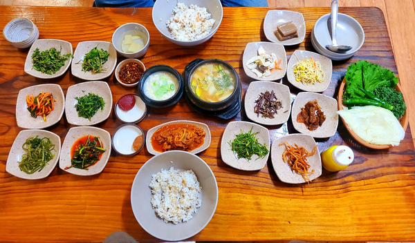  남양주 화도 북한강 맛집 [대청마루] 금남리 맛집. 보리밥 정식. 만 원 밥상. 푸짐하고 건강한 맛집 소개^^