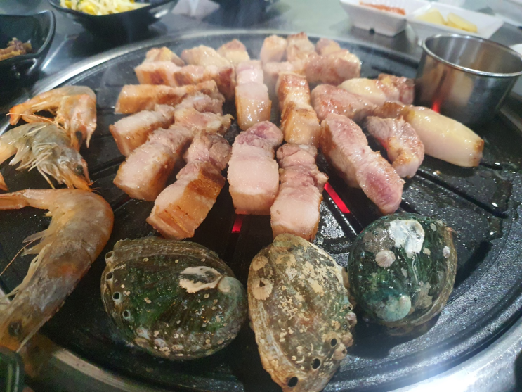  [제주도] 흑돼지와 함께하는 해산물 불쇼!, 흑돈애(愛)