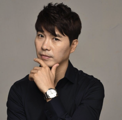  박수홍 프로필 나이 데뷔 코미디언 활동 가족관계 인스타그램 결혼 부인 반려묘 다홍이