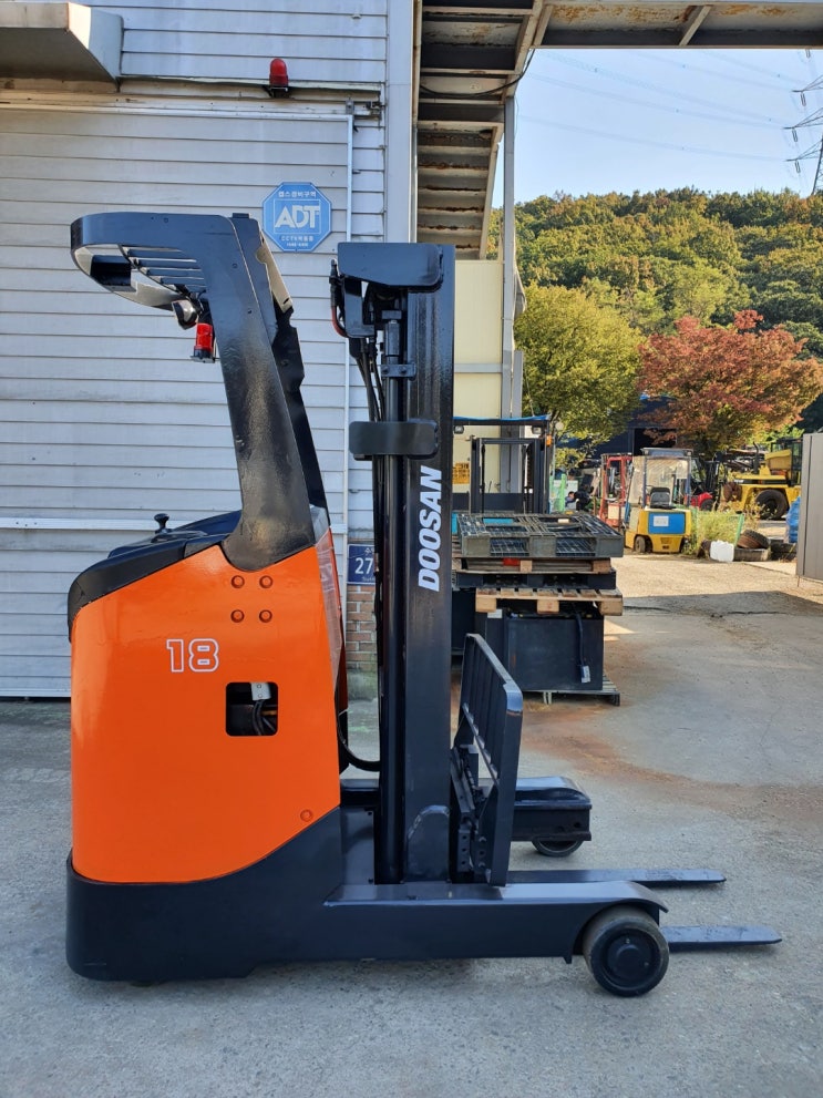  두산 중고 입식 전기 전동 지게차 BR18S-7 1.8톤 / 리치 / 소형지게차