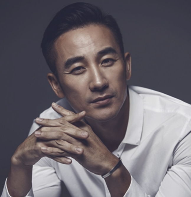  엄태웅 프로필 나이 데뷔 작품 배우 활동 트위터 결혼 부인 자녀
