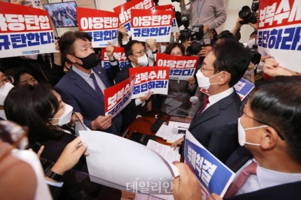 김도읍 "죄를 짓지 말던가" 발언에 野 <b>법사위원들</b> '발끈'
