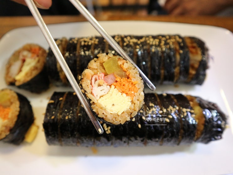 서귀포김밥 떡볶이 분식집 치즈케이크가 제일 존맛탱인 곰이당