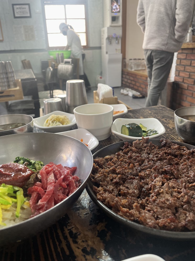  진주여행, 육회비빔밥 노포 '천황식당'