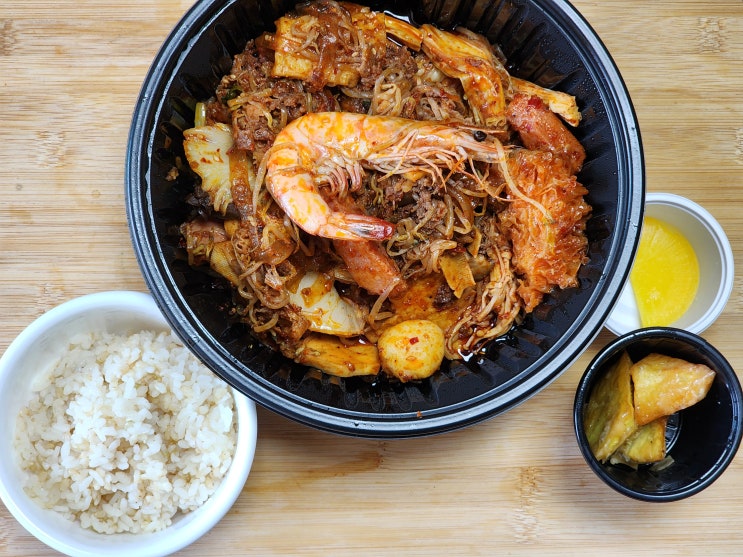  쌀쌀한 날씨, 신미방마라탕에서 마라샹궈 어때요~?