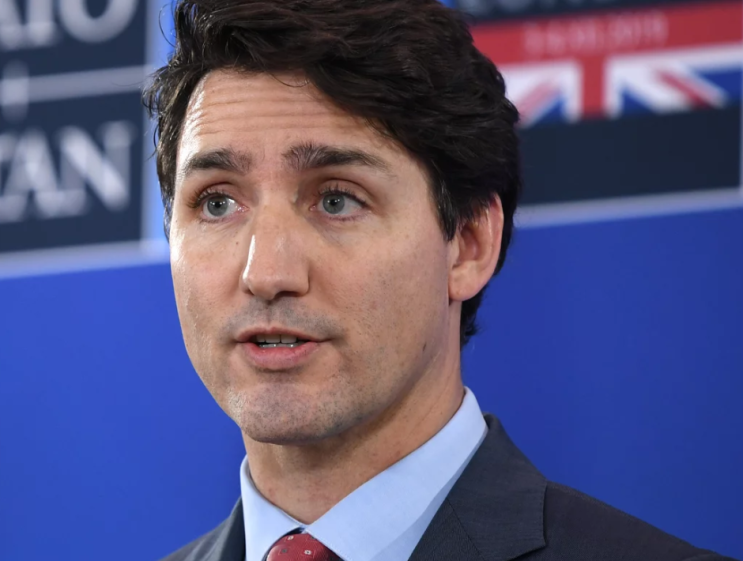 Trudeau는 캐나다에서 권총 판매를 즉시 동결할 것을 명령합니다. Trudeau는 캐나다에서 권총 판매를 즉시 동결할 것을 명령합니다.
