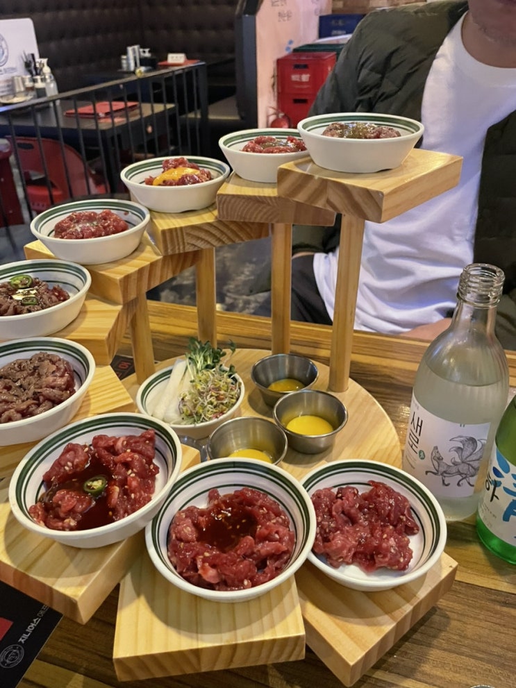  2022.EP.294. 논현 맛집과 술집 김천재의 육회반한연어 신논현 본점