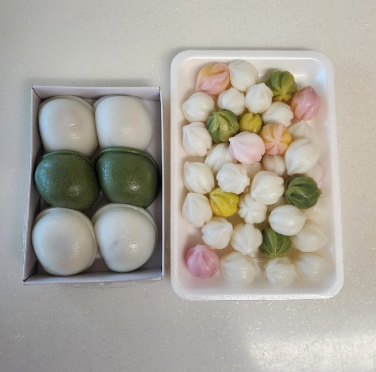  하늘 사진과 맛있는 떡
