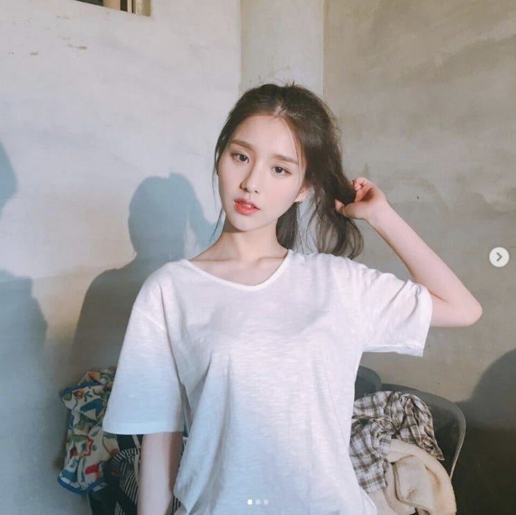 걸그룹 이달의 소녀 멤버 희진, 콘서트에 불참한 츄와 최리를 언급 "12명이 영원히 함께 했으면" 걸그룹 이달의 소녀 멤버 희진, 콘서트에 불참한 츄와 최리를 언급 "12명이 영원히 함께 했으면"