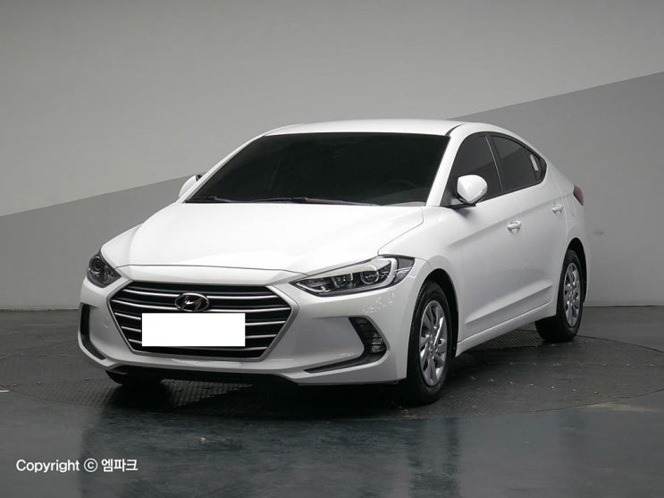  아반떼AD 1.6 중고 압도적인 실내크기