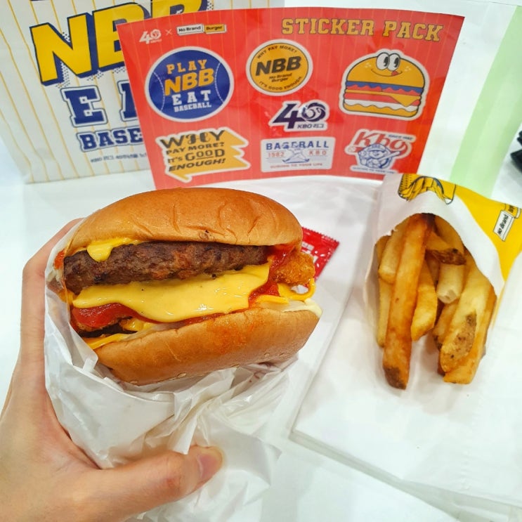 [2022.10.11] 노브랜드버거 / No Brand Burger에서 신상이 나온 것 같아 먹어 본 '베이스볼 버거 팩 / Basball Burger Pack'