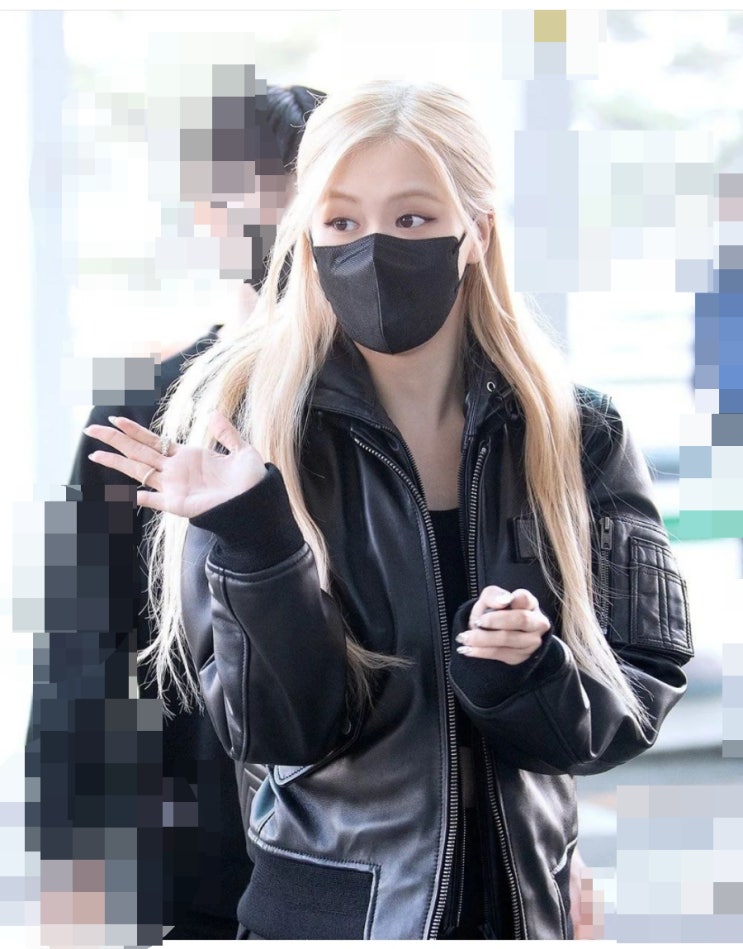  블랙핑크 로제 공항패션 생로랑 가방 미니 호보백 백팩