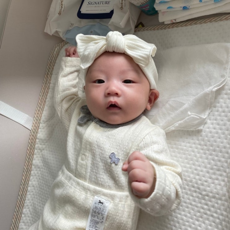  10월 2주 :: 모로반사, 배냇머리 빠짐, 산후탈모, 주먹고기, 폐렴구균예방접종, 온다베이비욕조 아기욕조, 카카오톡오류