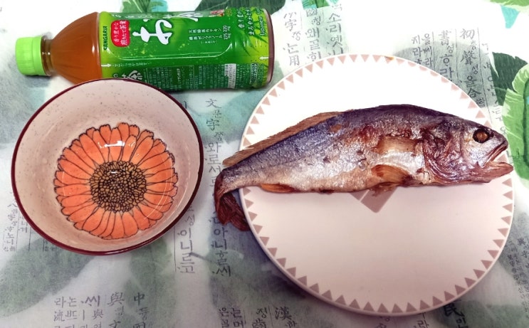  내장제거한 찐보리굴비와 일본냉녹차 조합-집에서 먹는 한정식