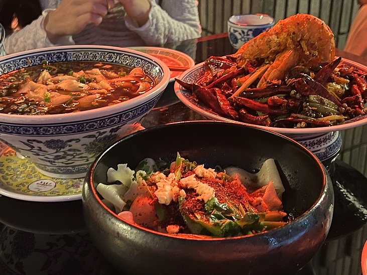  압구정로데오 청담 N번째 방문 유발면 우육면 마라새우 맛집 - 덕후선생