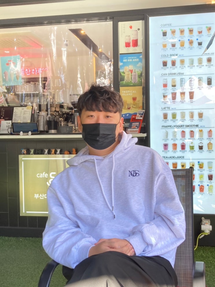  언제 어디서나 입기 좋은 데일리 패션 무신사 TONES 후드티 추천