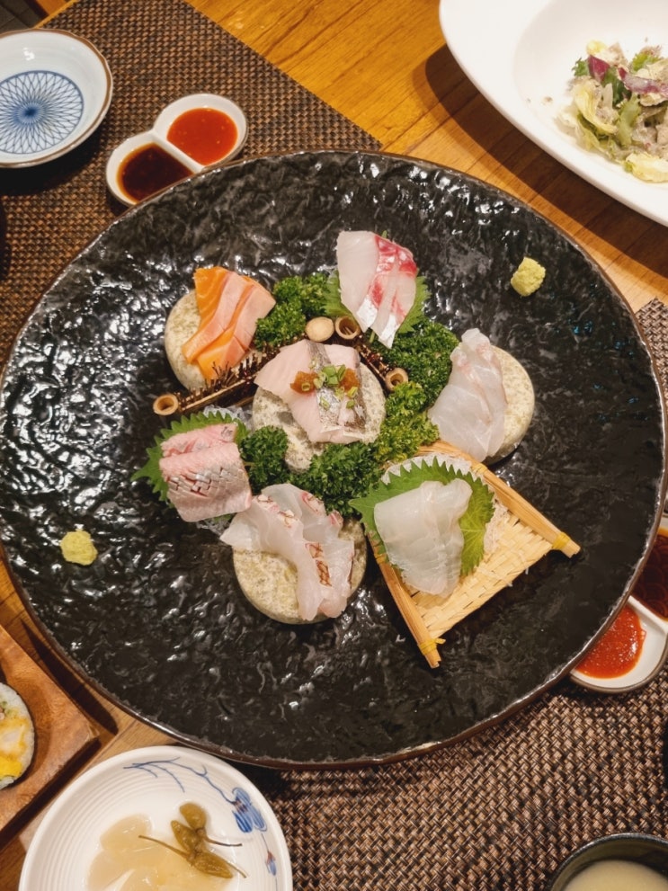  여의도 맛집 두툼한 회와 다양한 메뉴로 회식과 상견례로 좋을 화담