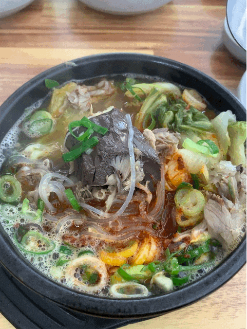   전주 신시가지 국밥 전문가도 감탄한 "은희네 해장국"