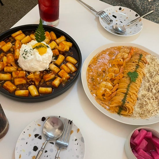  신사역 맛집• 가로수길 봄의정원 다녀온 후기! 진짜 정원이 있는 분위기 좋은 맛집