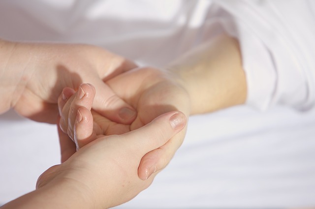 손목터널 증후군 증상 및 예방법