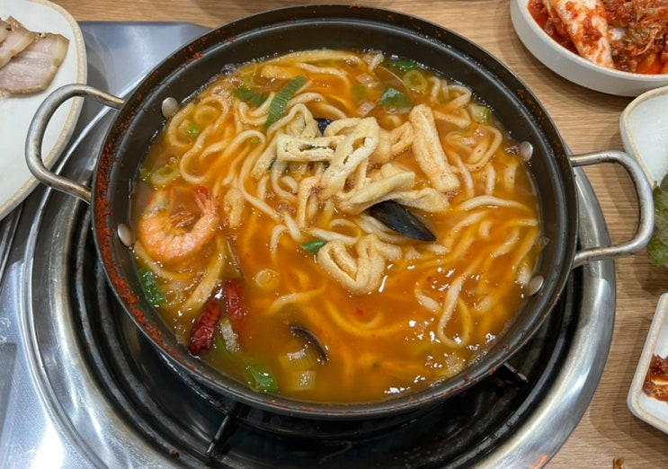 단돈 1만원에 즐기는 가산칼국수보쌈 맛집