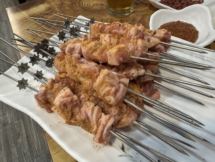  제천 연변양꼬치에서 양꼬치 뿌시기 !!