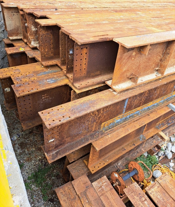  H-빔(고재) 700x300x13x24, 약300톤 보유