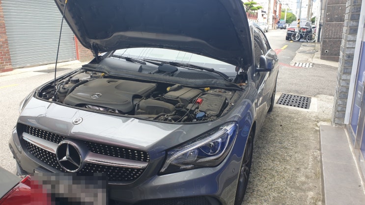  벤츠 CLA220배터리 교체 방법 CLA45 AMG 밧데리도 동일합니다.