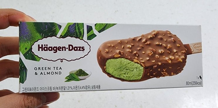  하겐다즈 그린티 & 아몬드 아이스크림 바