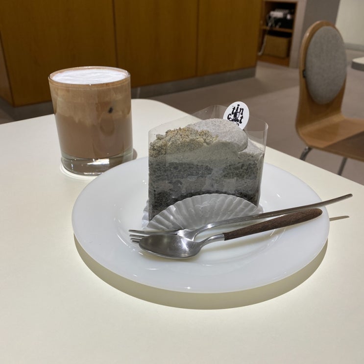  인터랙트, 강남 신논현 키토 무설탕 디저트 베이커리 카페