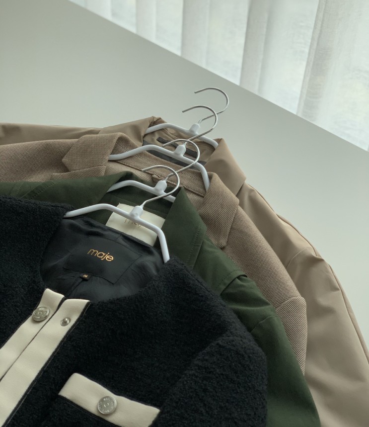[생활용품] 드레스룸 정리용품 엠부띠끄 자켓, 코트 논슬립 옷걸이 (드레스룸 인테리어)